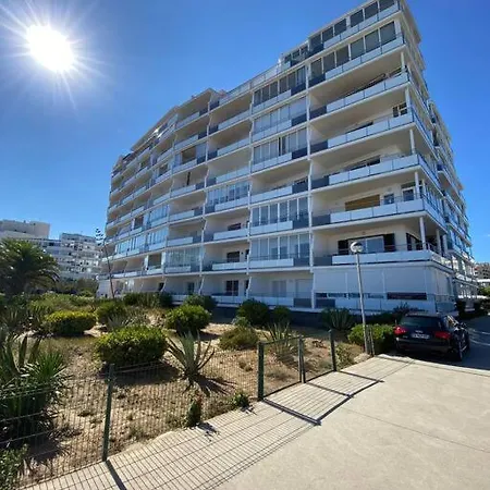 Superbe Première Ligne De Appartement Roses